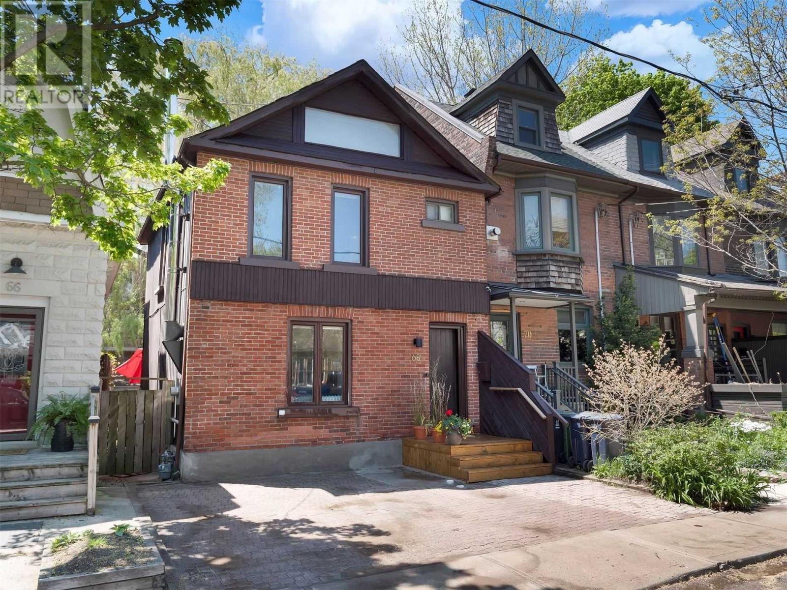 68 WINNIFRED AVE, Toronto, Ontario, M4M2X3 - New Era Real Estate