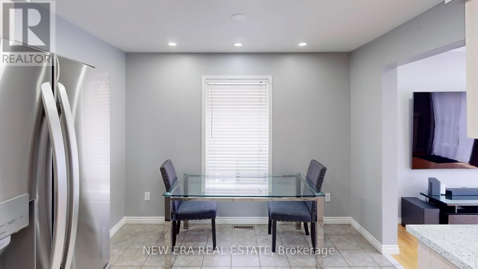 aa34065af70066eadbbb1afe247f1593