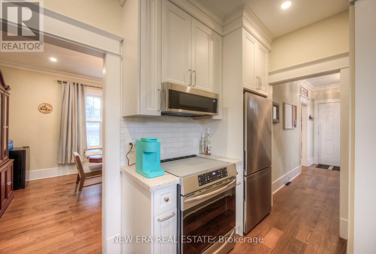 094e9a13d5ac3b16eb1879bc649a3823