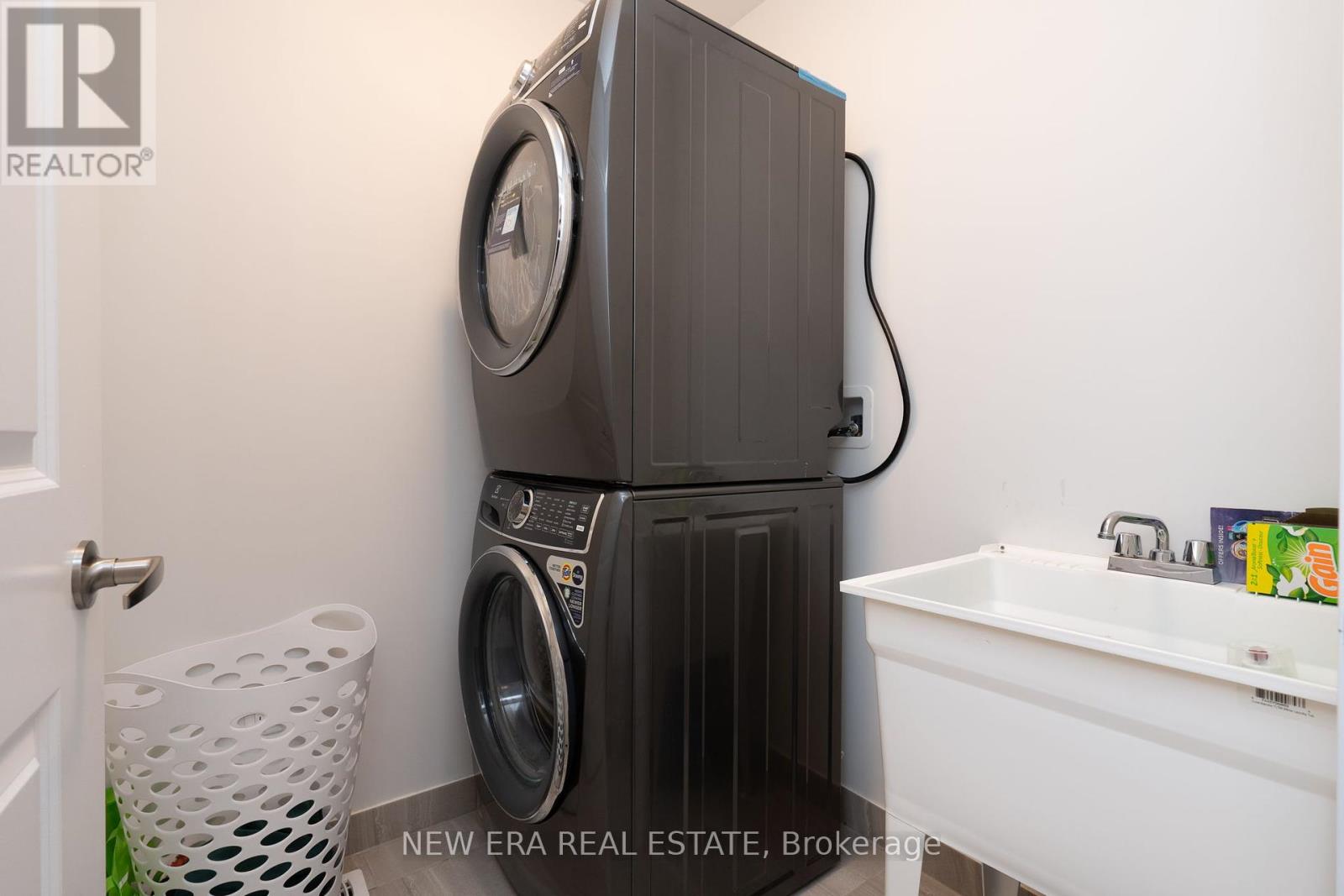 1800ef2adc5eee86fcb59c85cf8f8182