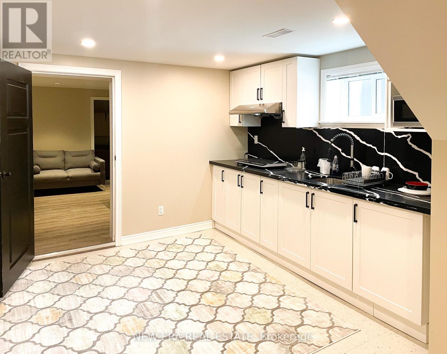 faae02152300782b3fe2415224376f35