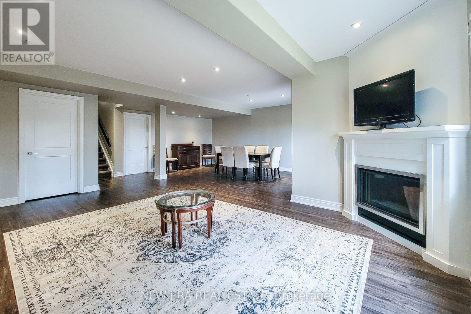 25cabe22f2685a7eaec146a8ed81899a