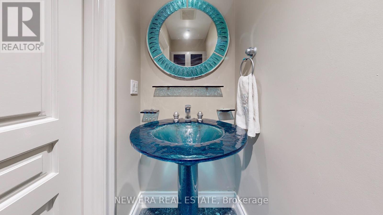 4b1e91eb7b98b3dae7434799716f0a3f