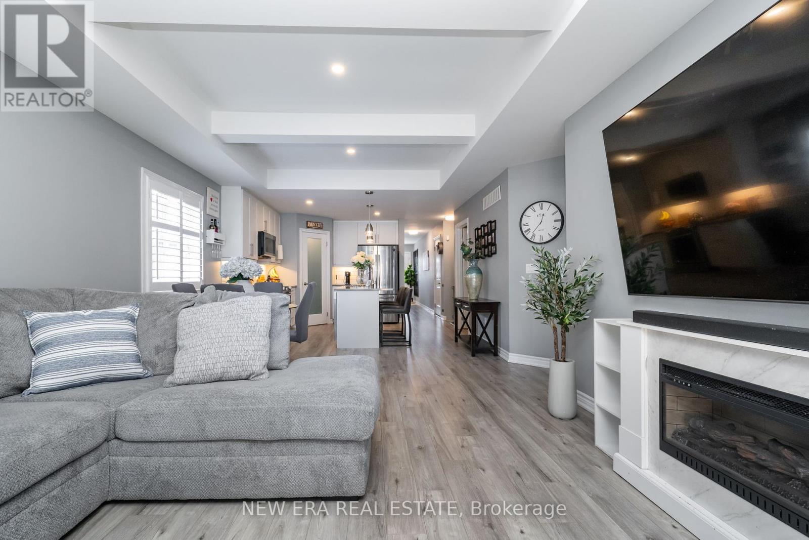 69994eff134f4a374e8a83c9ed4e3703