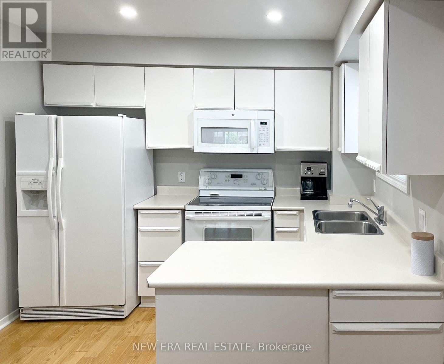 60bc341734aabcef8cb5727c88bfbe32