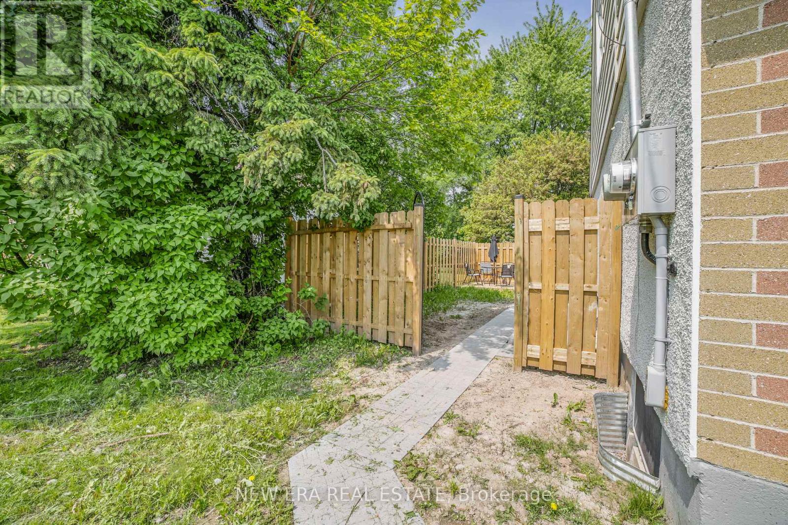 8a365699f81db3e5d6b062957dec64c3