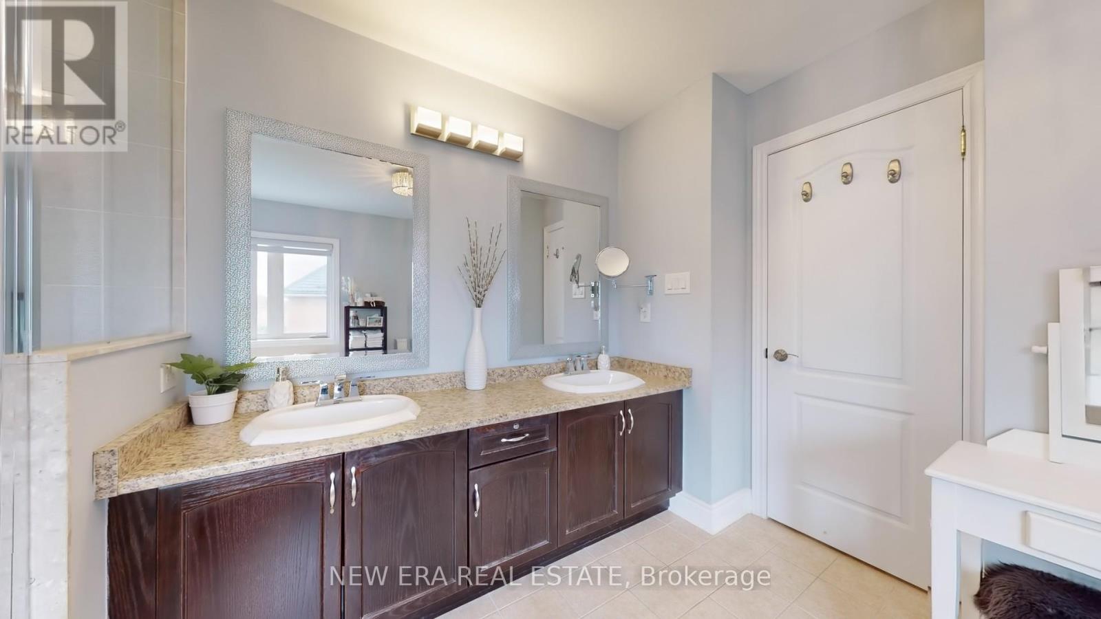 954ab5def90bbd49f1e9391a5a13af63