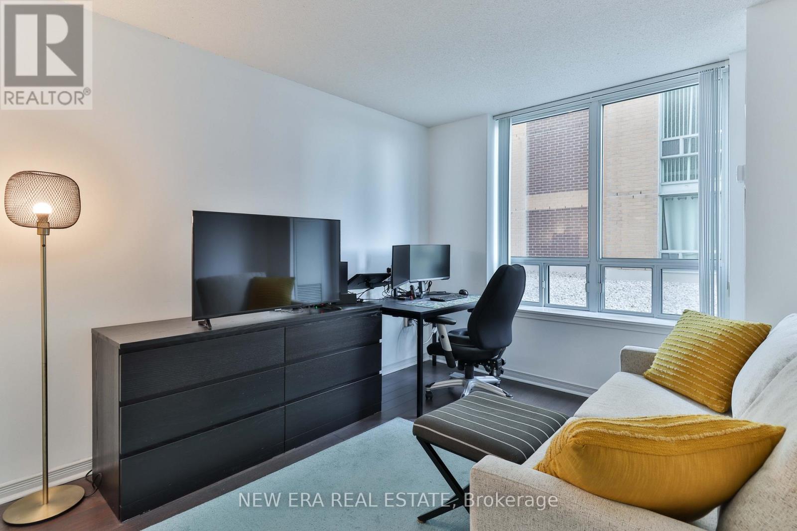 9b0187e736ce5d002a05fa62a4741070