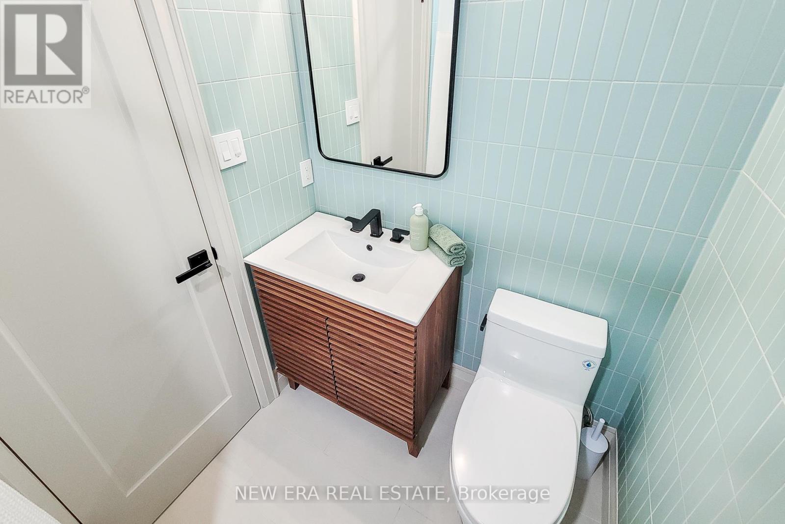 be9501e095e4e456d42594c16b8350d5