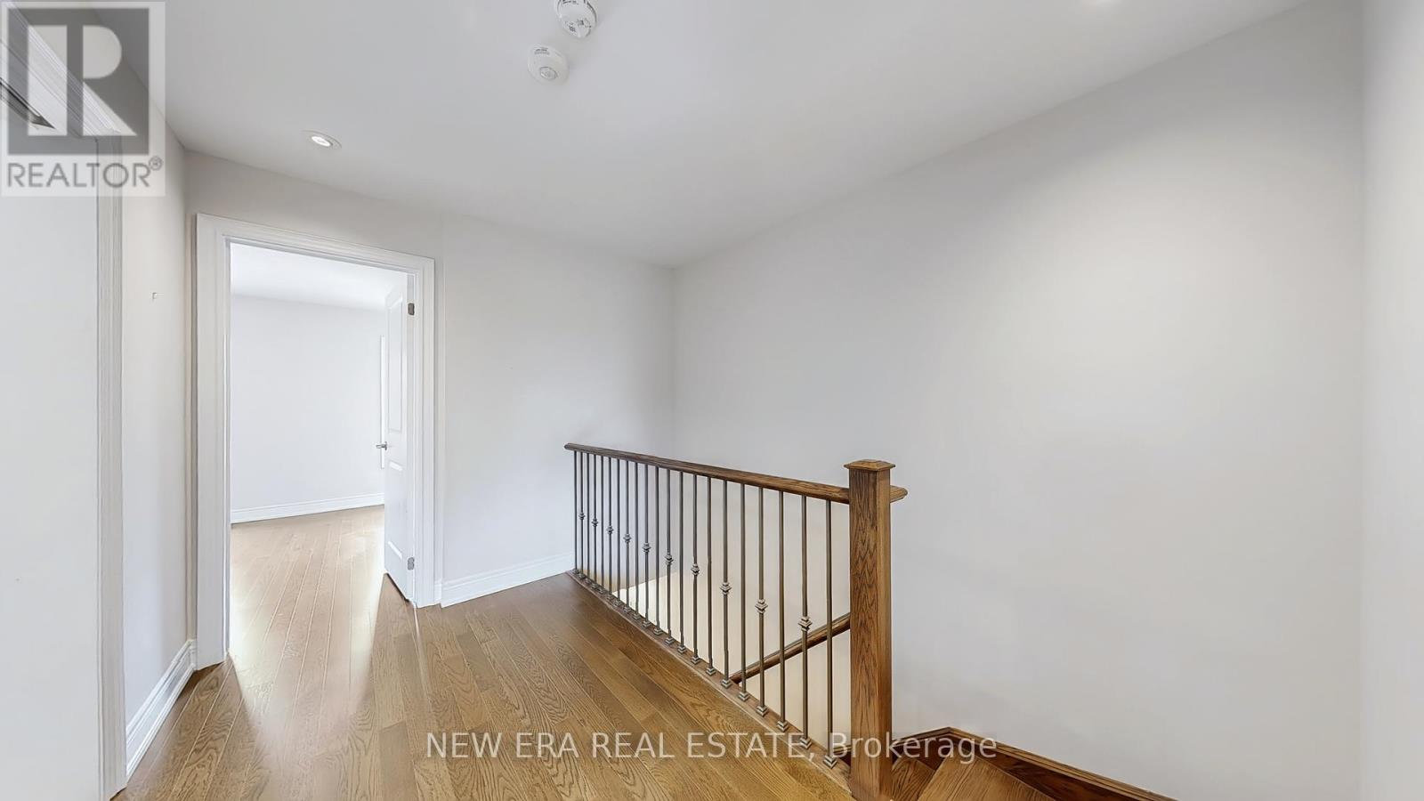 06e5612ada5c8a0b89b688c4c031d238