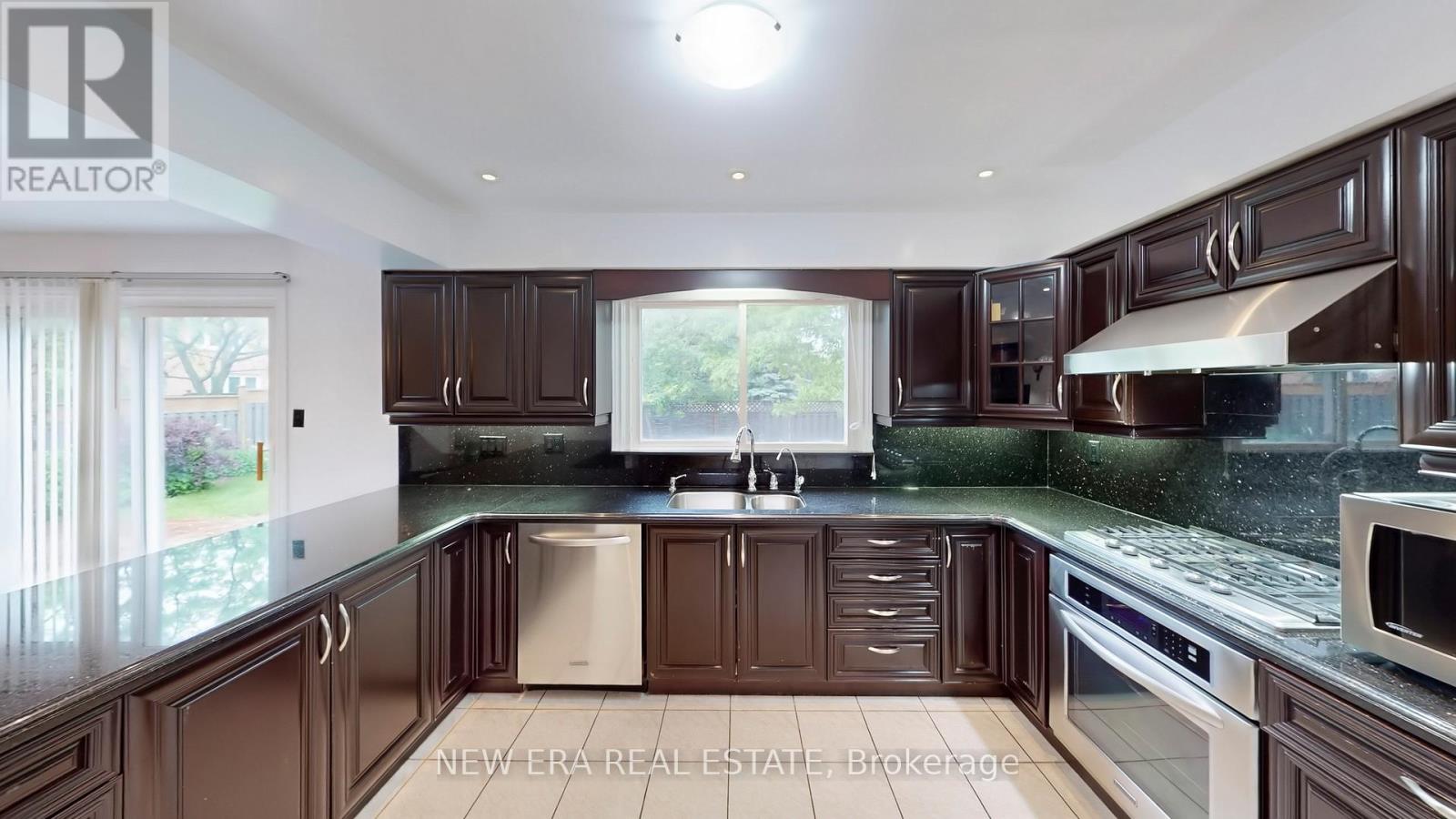 15444d44db17e19b74bc18f9effd2035