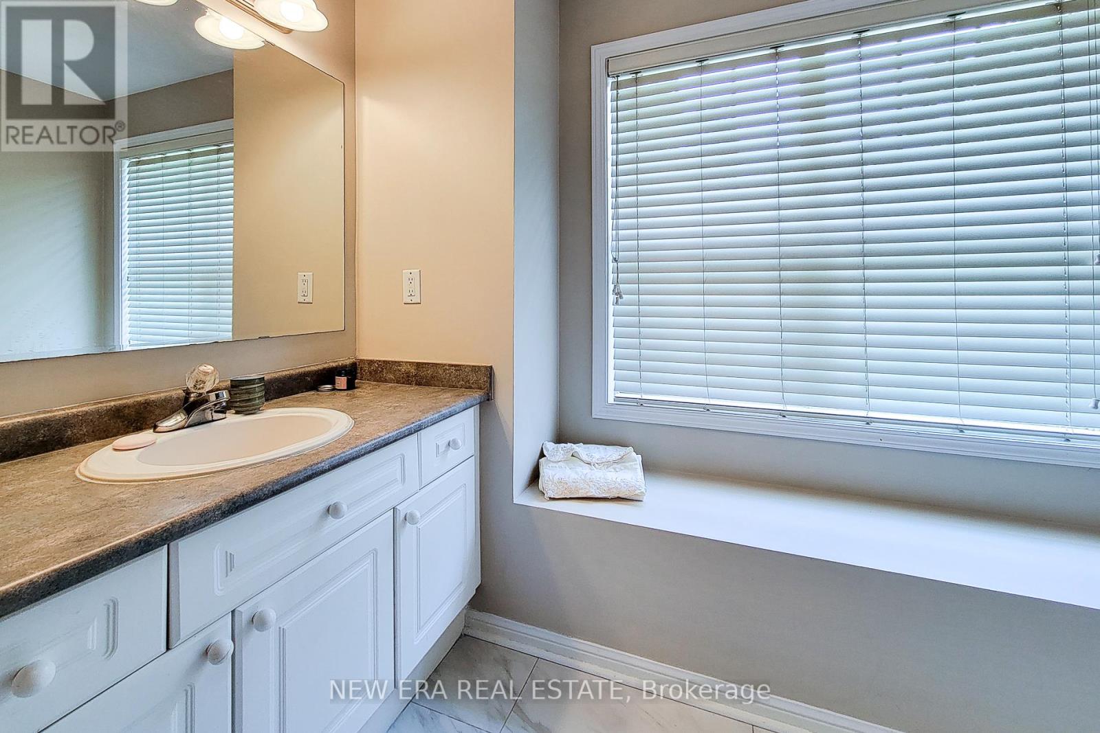 5b0de9774d3f14e25a92433e40d86e87