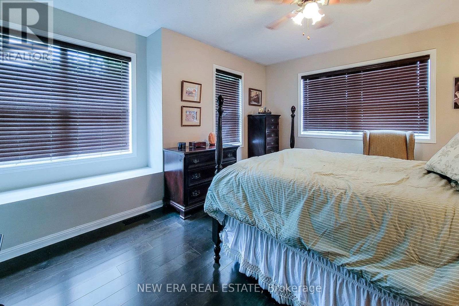 d5d8b411cf3c5bc26c7953a4e08a1cb6