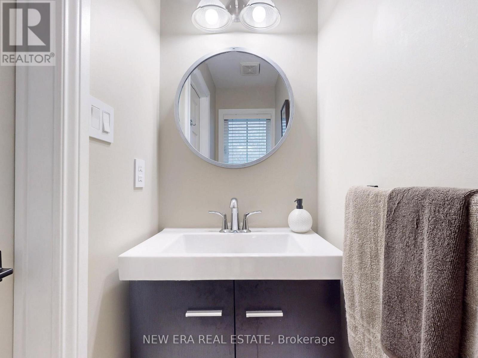 d9cbe5179790bbbbefc67a121b27805a