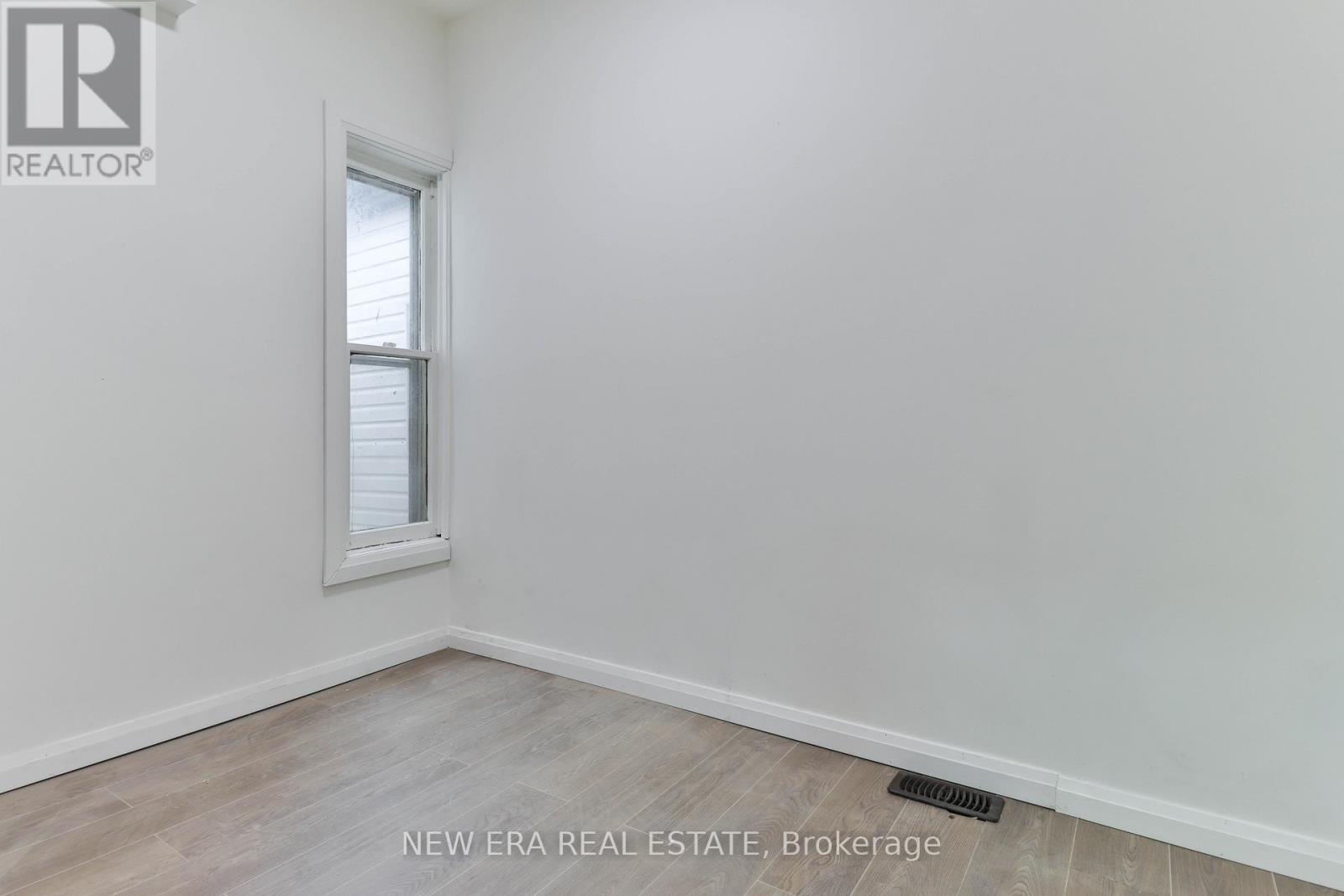 dadc98ba6d76b298677ca54a35cf7335