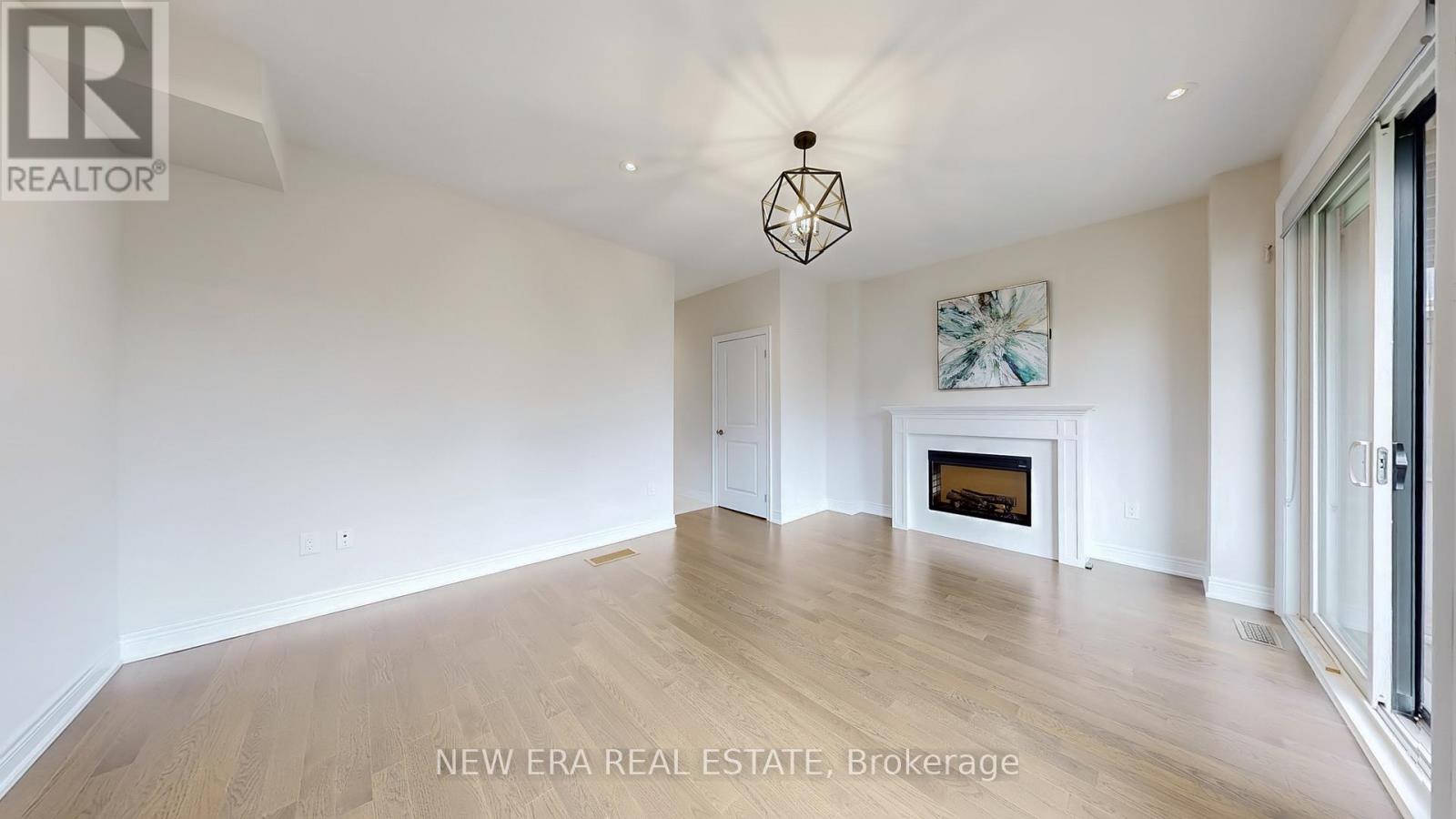 dfc3917af934bb4df36a3a6bf51c208d