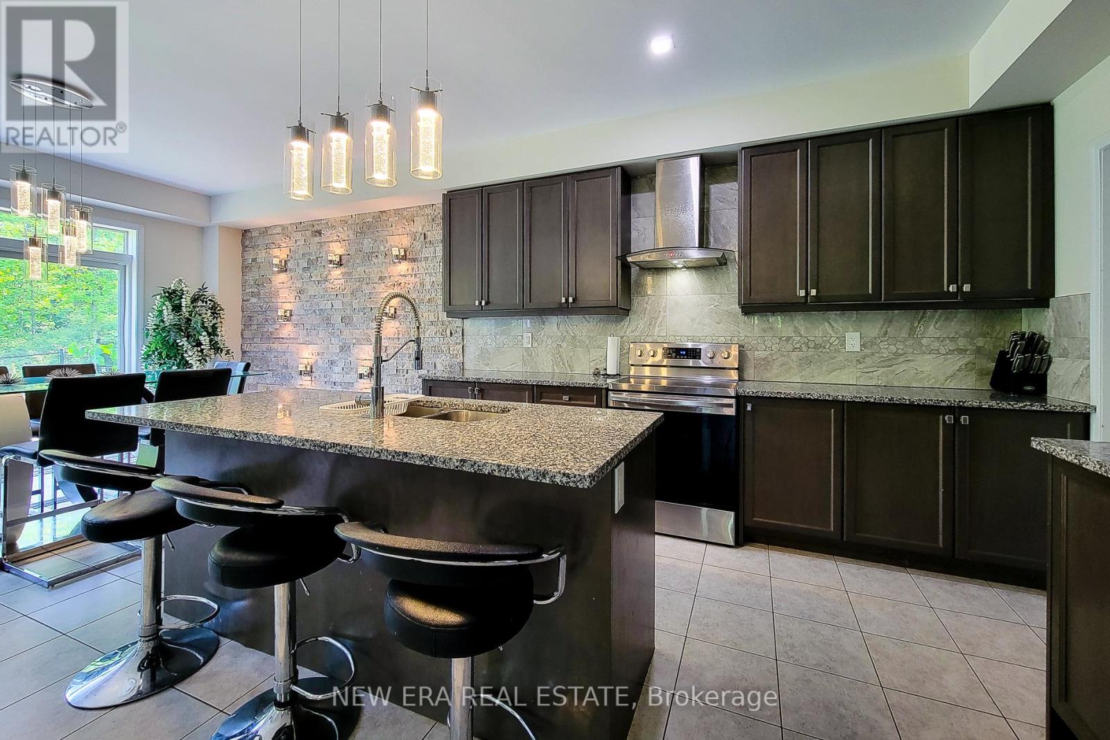 ea8c581bf2b33a9cab02683296ee53bd