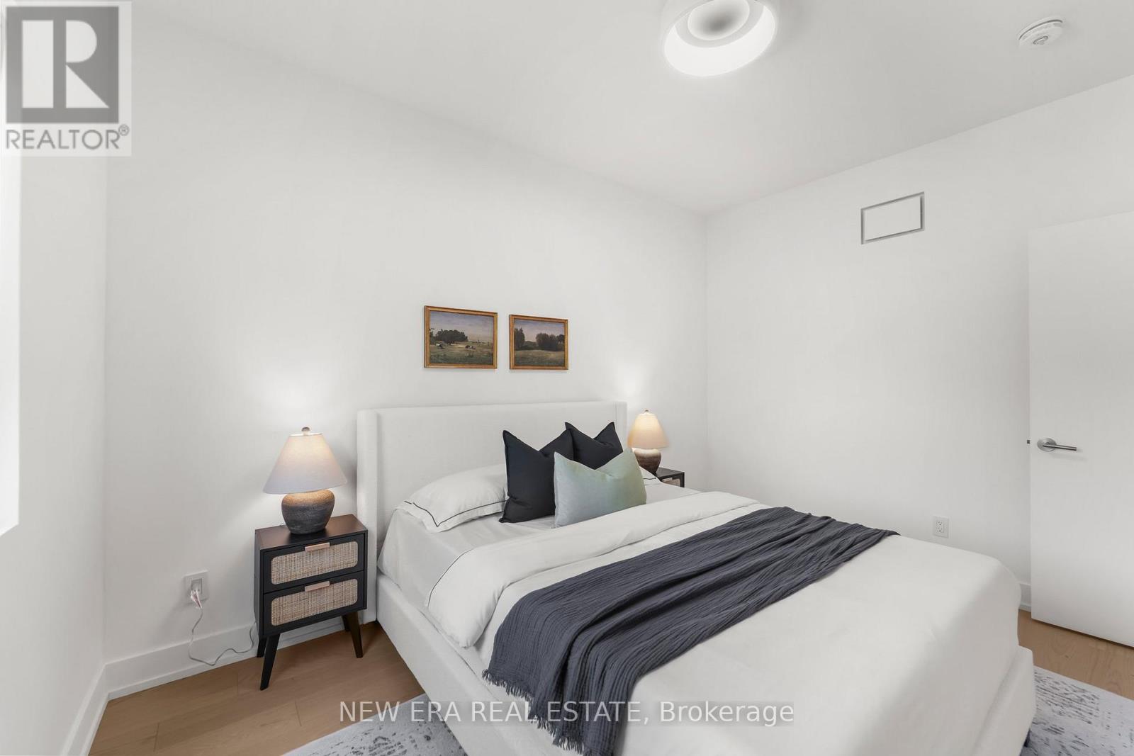 fdd8e7a46feb7048d18bd10ac9e3a959