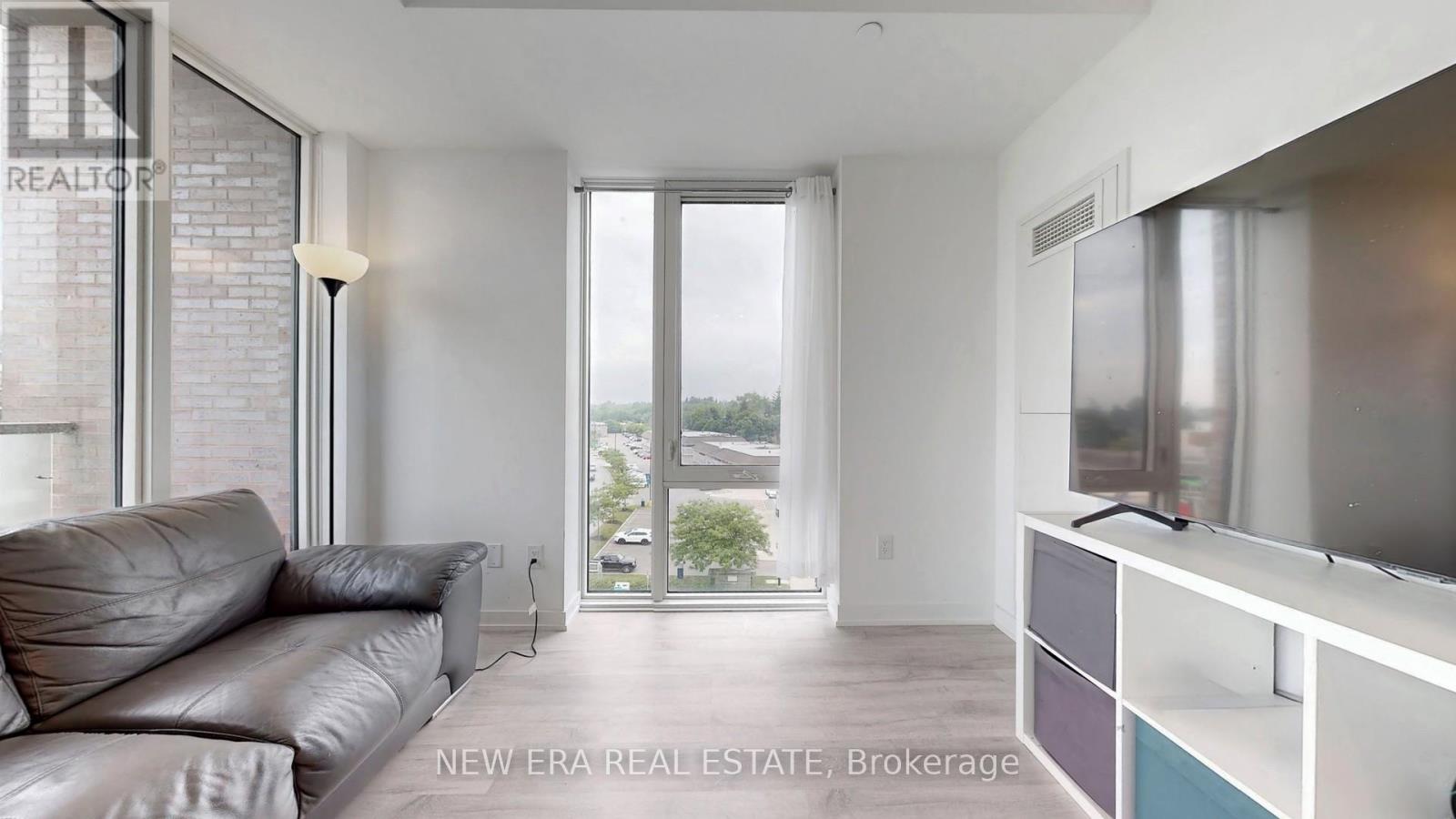 47edae70156695cce093dfffd179a379