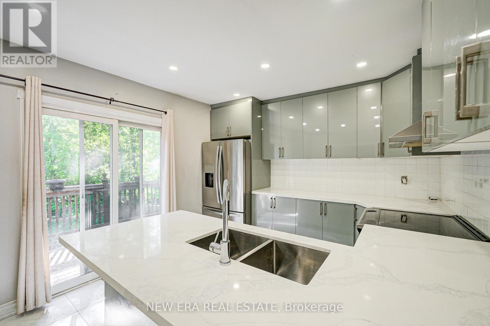 6db8240006f98e3a858c50a3e184d7de