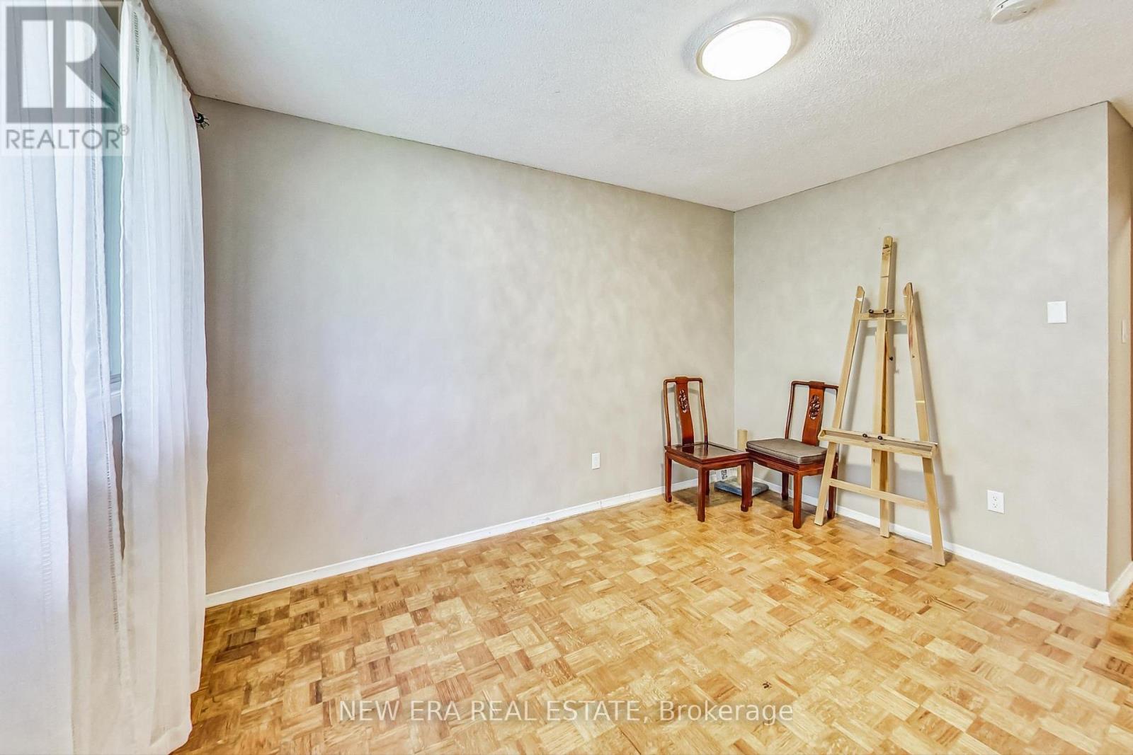 877bee5c758be4401f287bf4fcb1d561