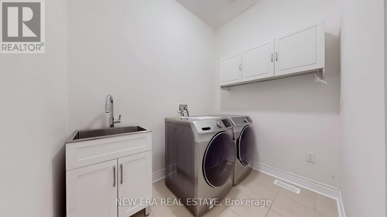 ad9ece559728d3bdfc1f863a2a49a3a4