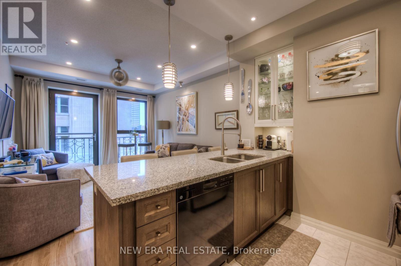 ae38bbde99346b8303fbd04875a86899