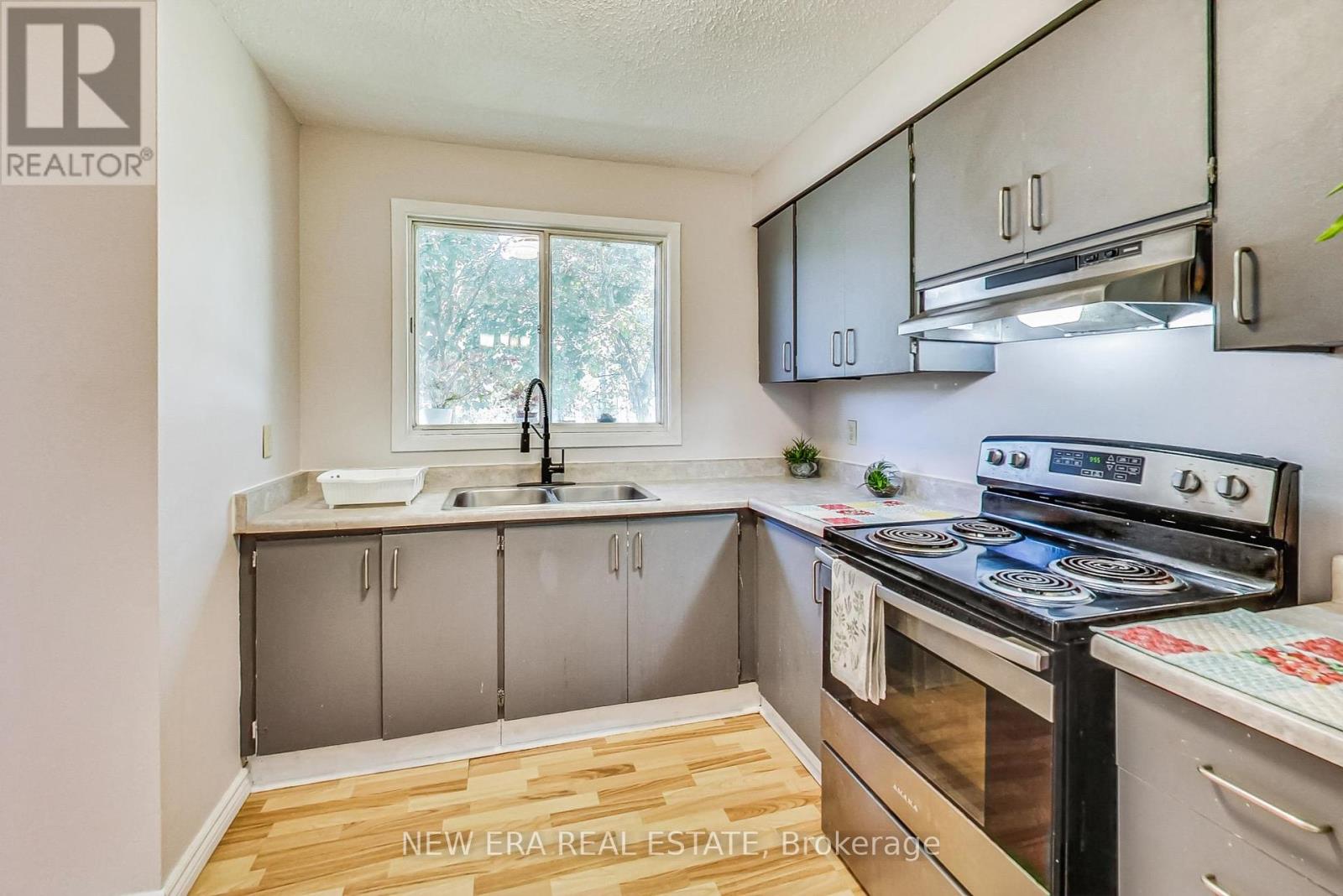 c775f13f7fc9e74601d337784e39d096