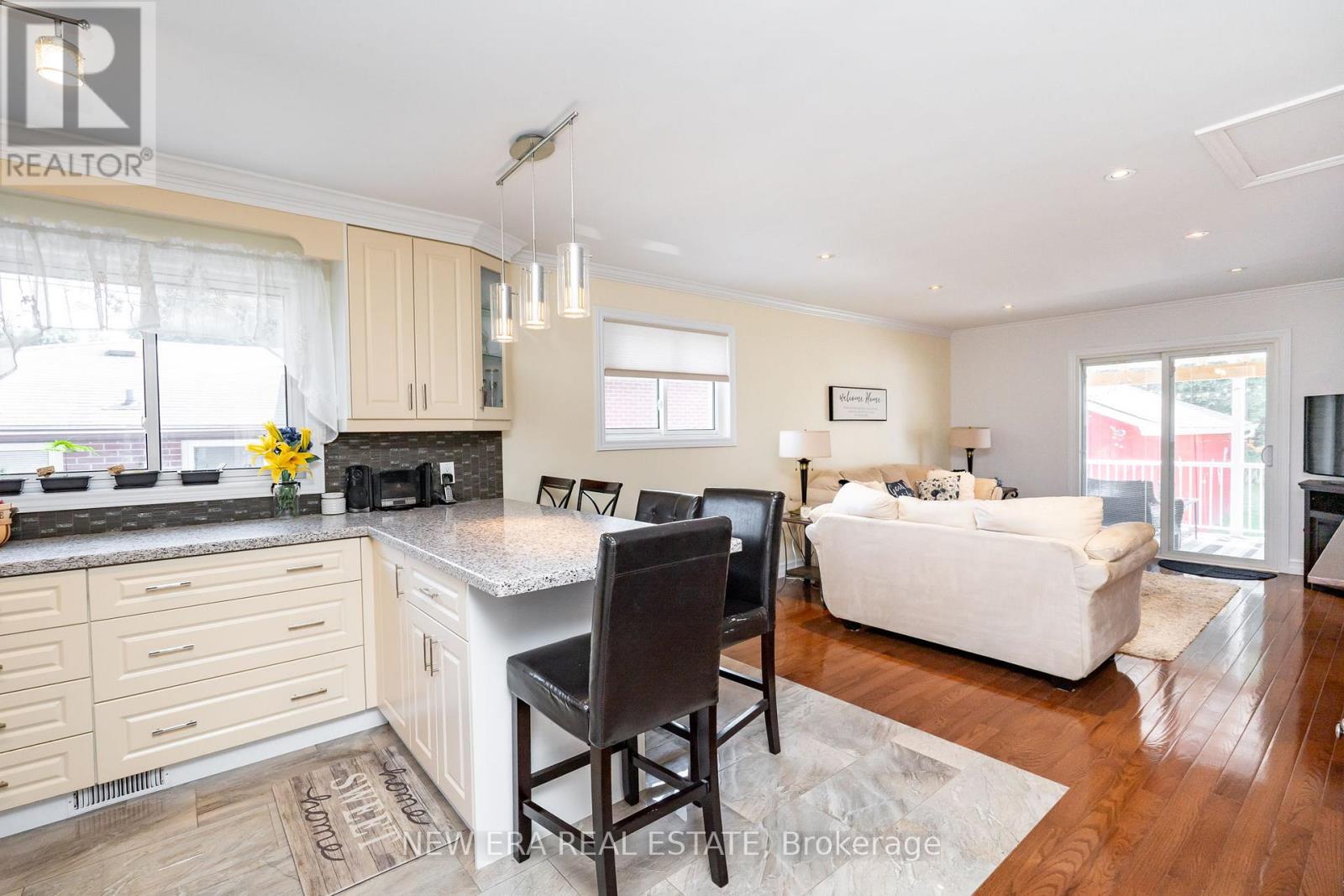 d317781f1a4f078f8a7d5a5b9743d109