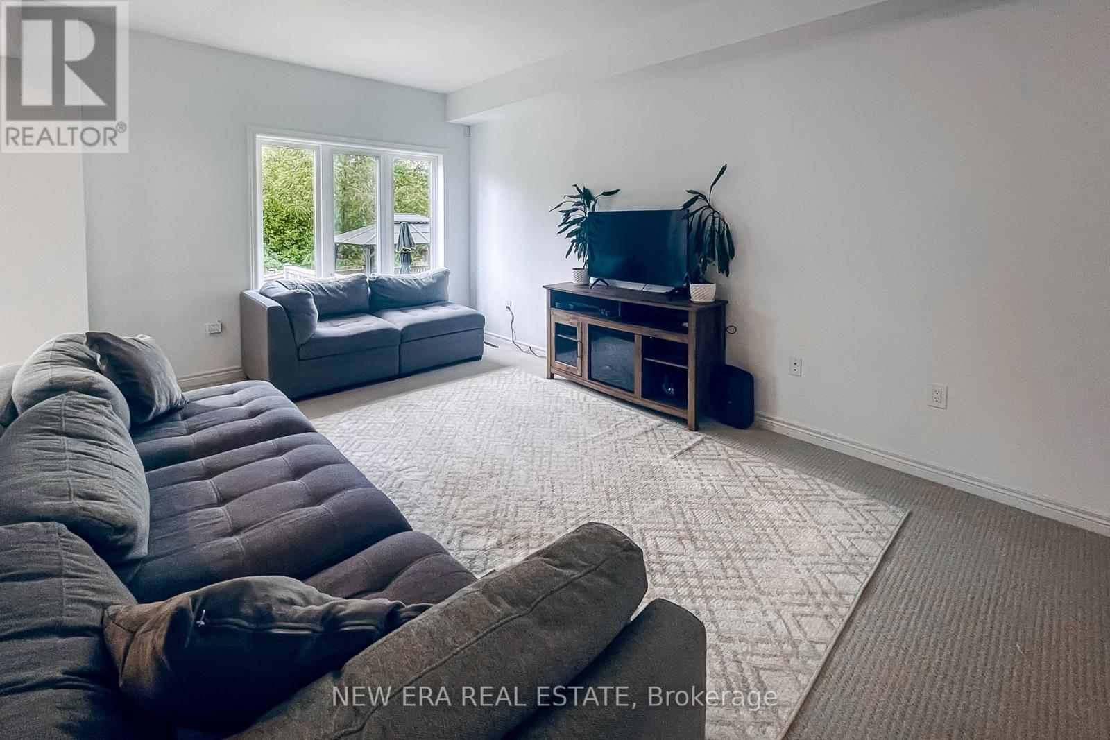 2676c157563564c1e5916b64282563f7