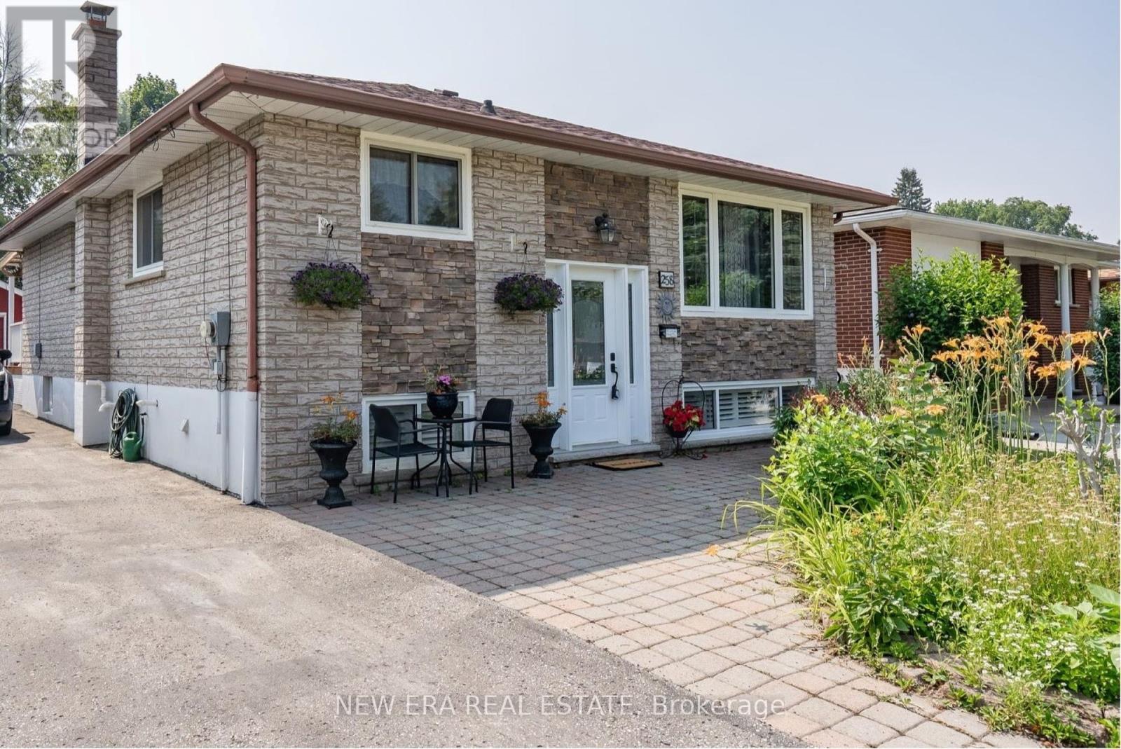 5728f2b2d406c6eee272d641960e4ef2