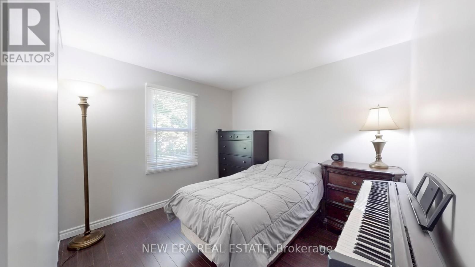 891c9618444e2cadb38f57a92cd233cc