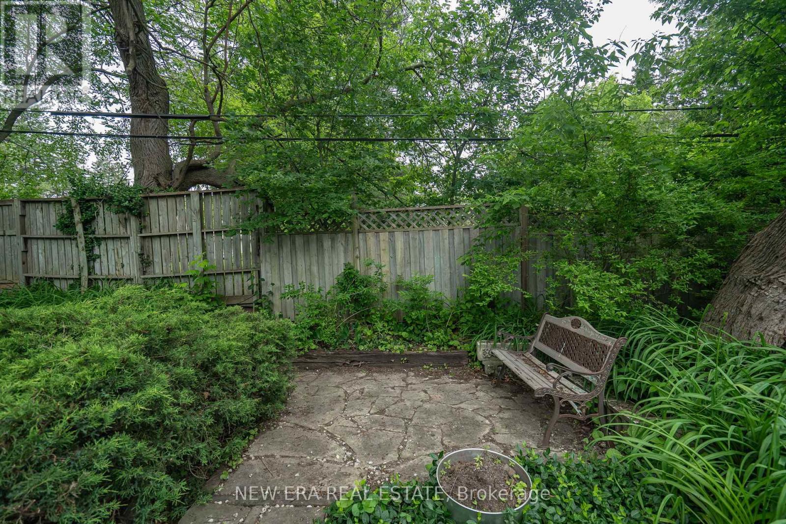 058e2a42f0f33bbd11bf74956d58d143