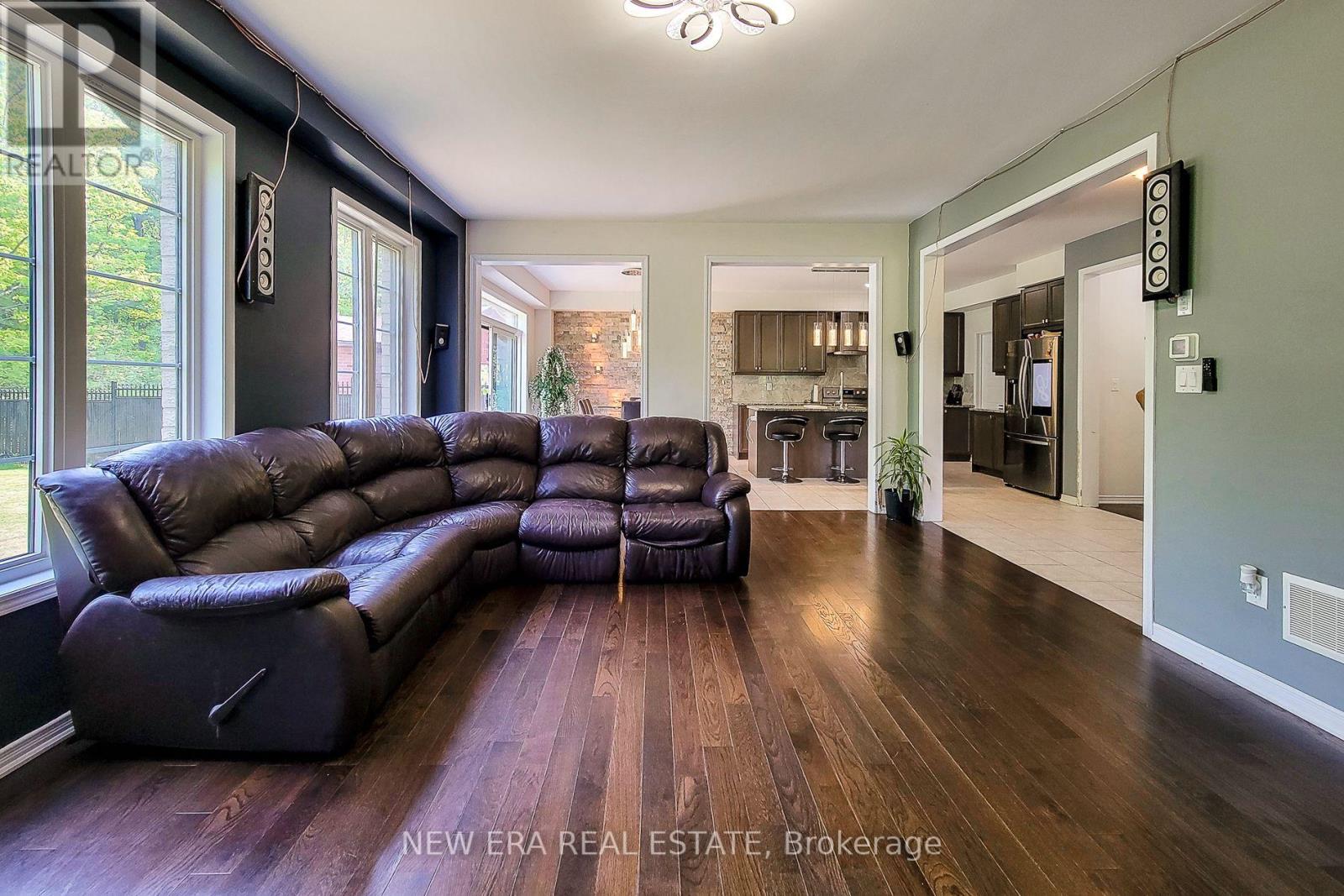 1037b53f9755e3b6a4627b8a8fcb4346