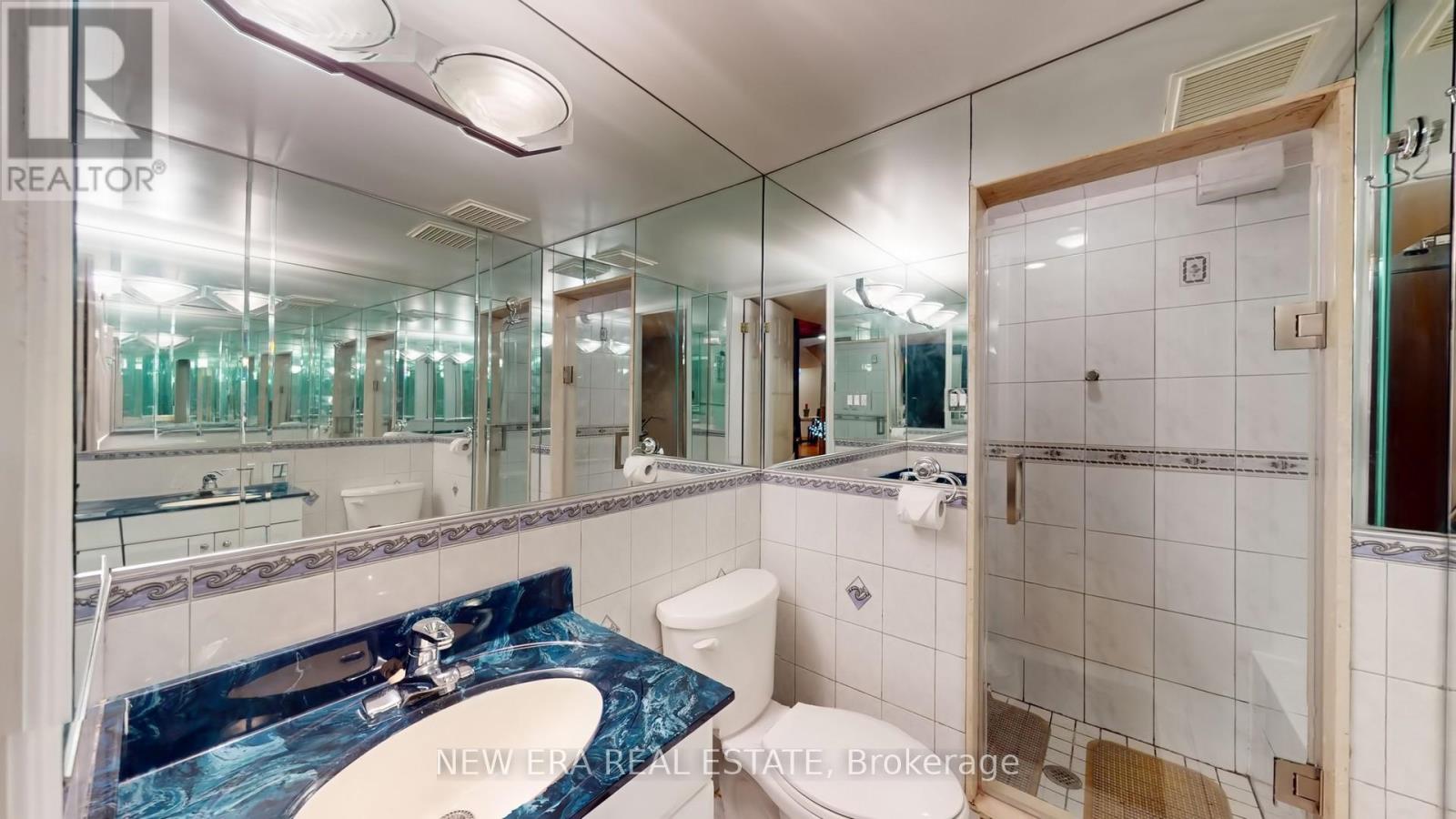 1fb8ee22d9526ff61af3a6a296136359