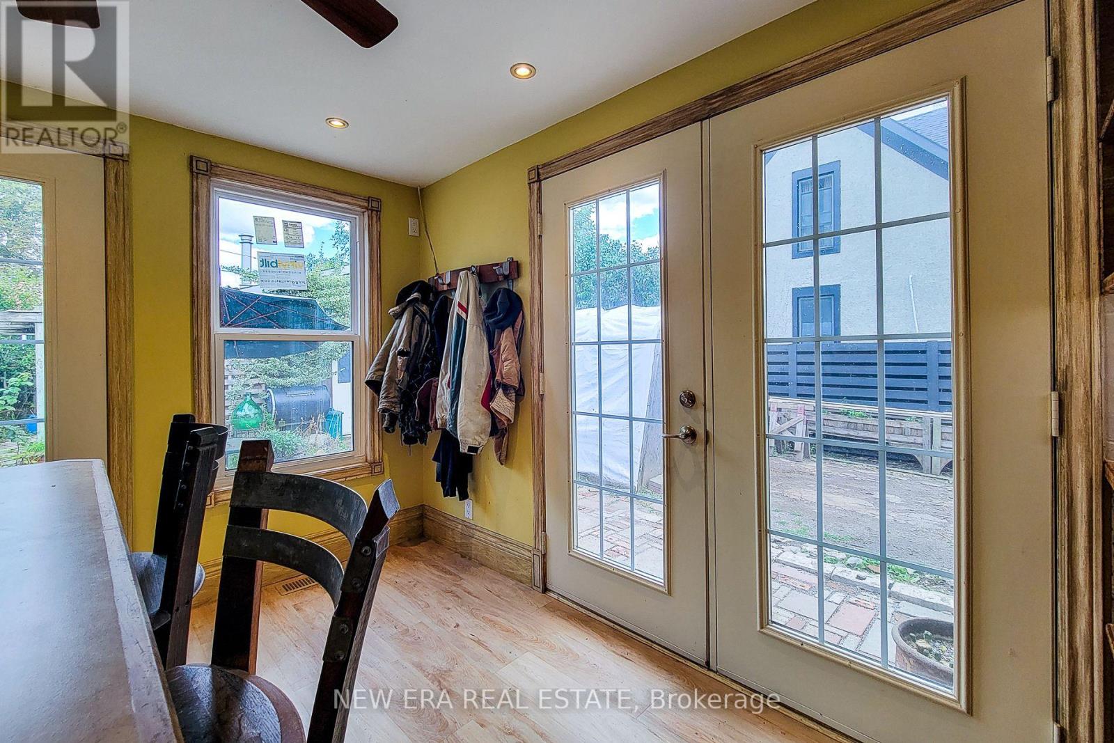 23a75a2b56724cbbd6289e8d0ee0f36a