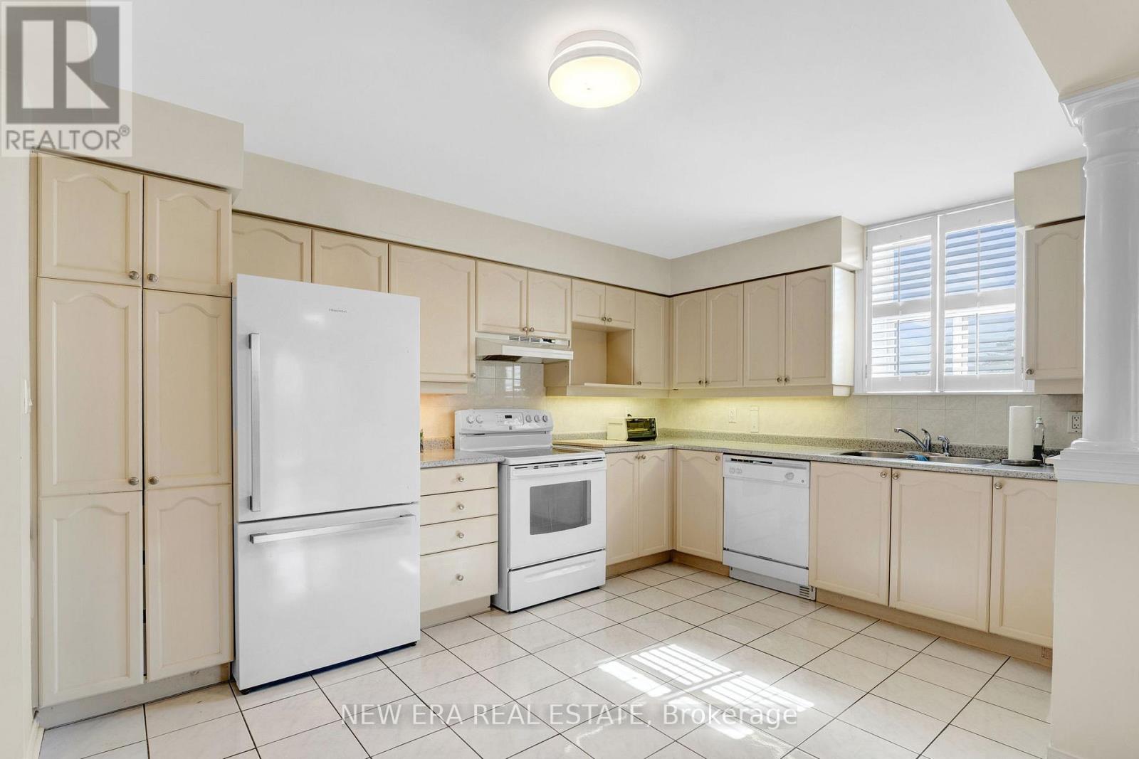 63eb223b4fc9c84bdab37b1a2d4fca60