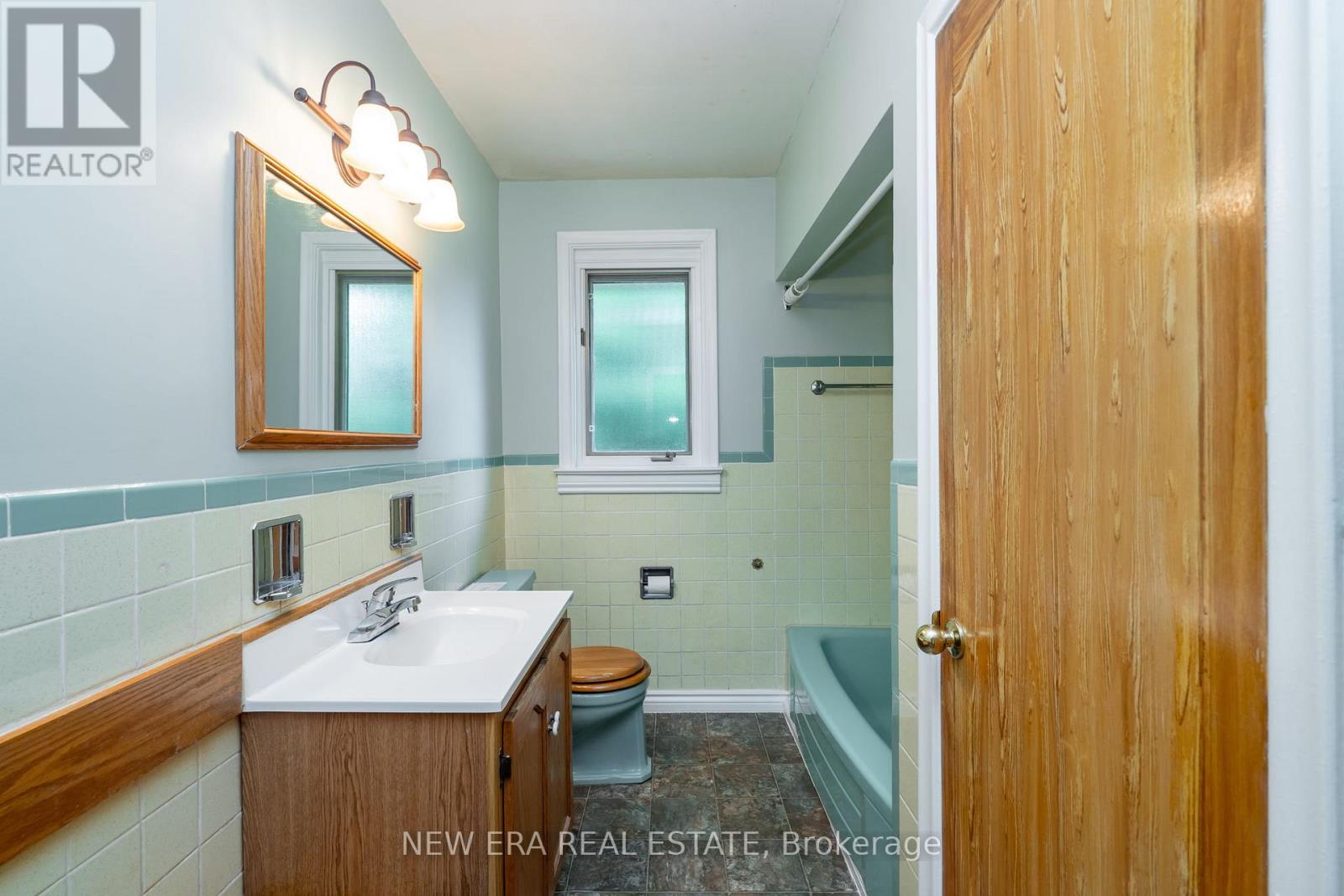 7229c6518b17a6701a21e2fcfae05df2