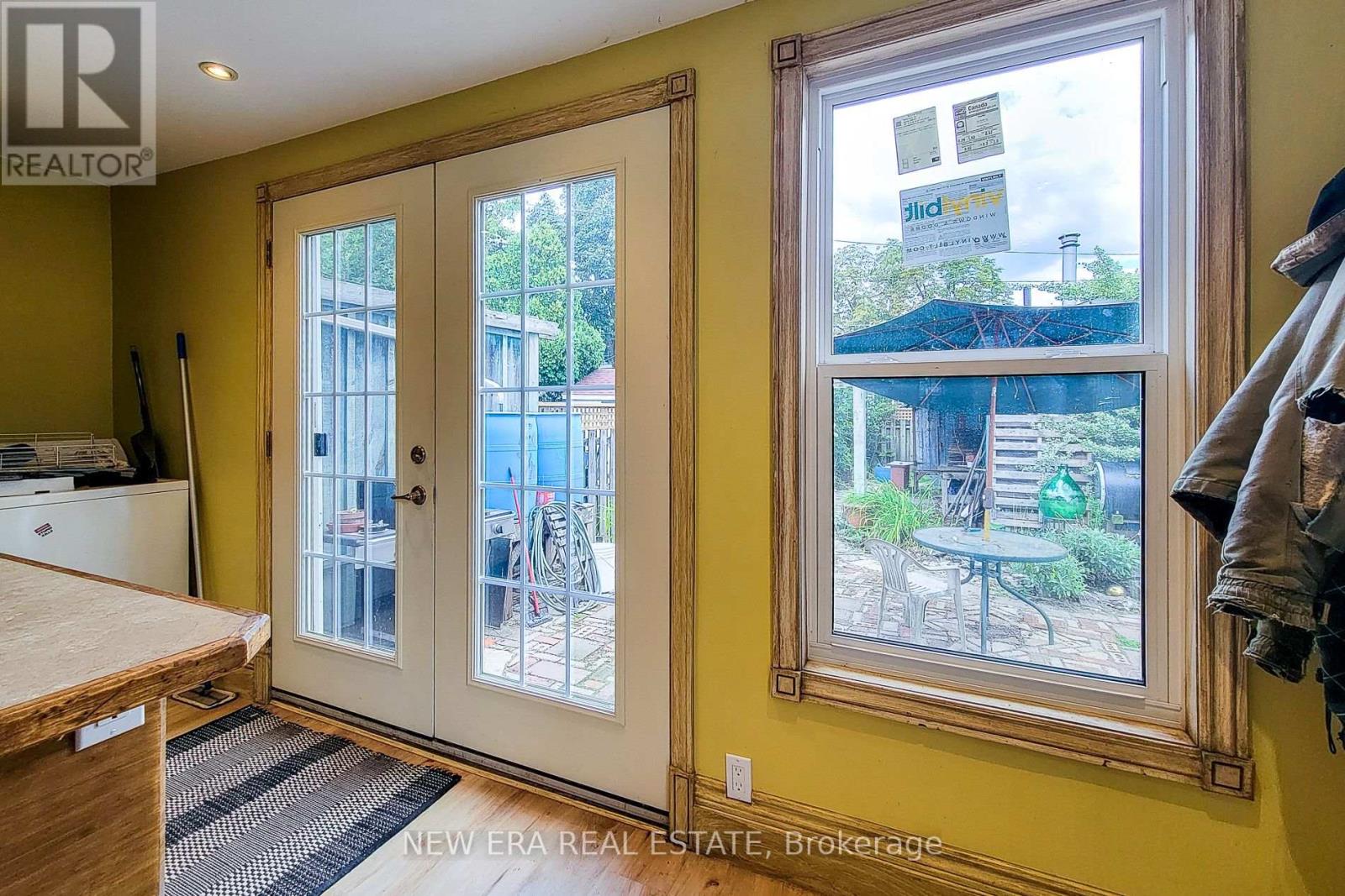 d701b7af05a9e9cacc9952c65ab61c93