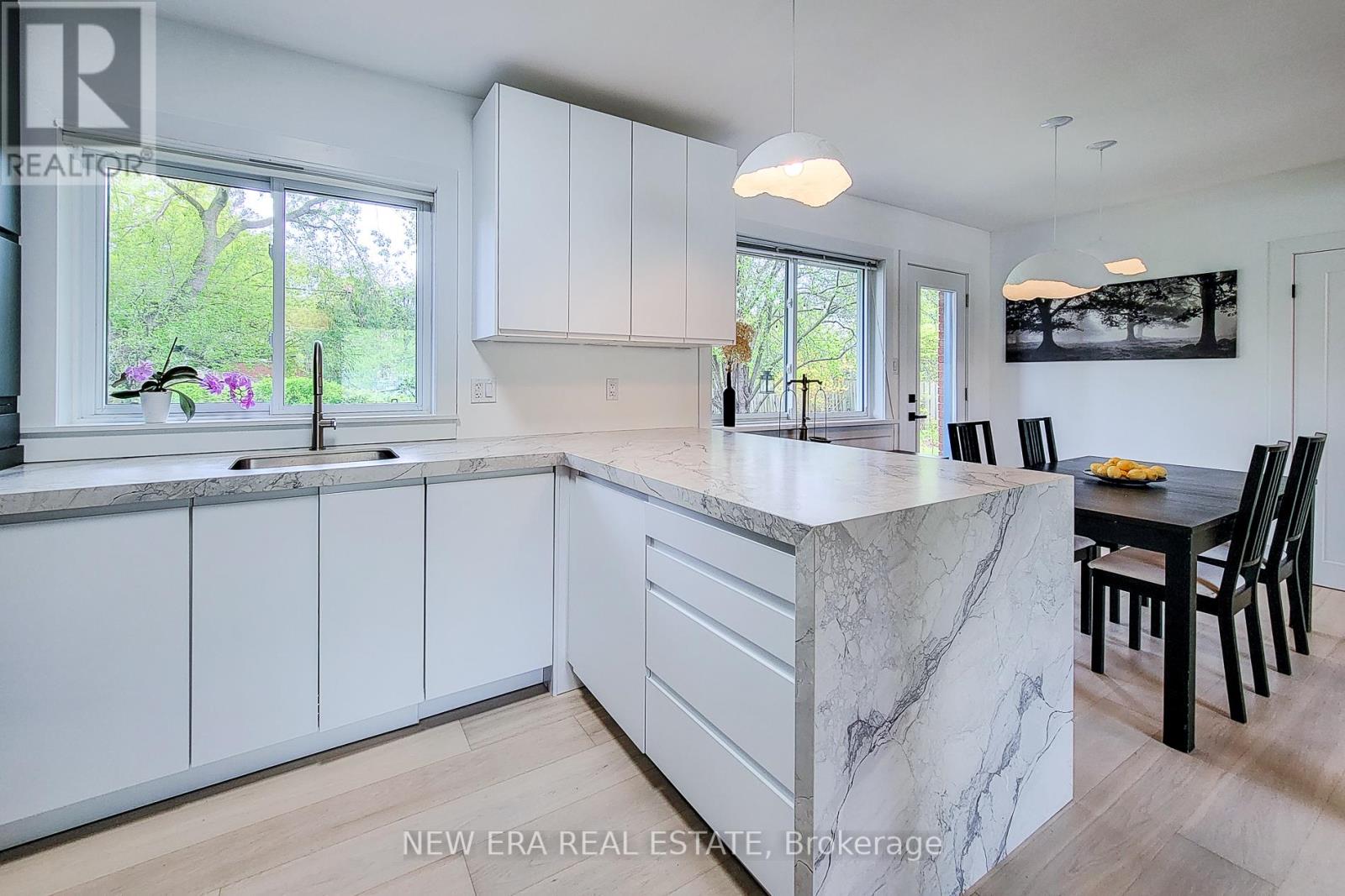 0d52b4e9ef510c7fe50916710f563033