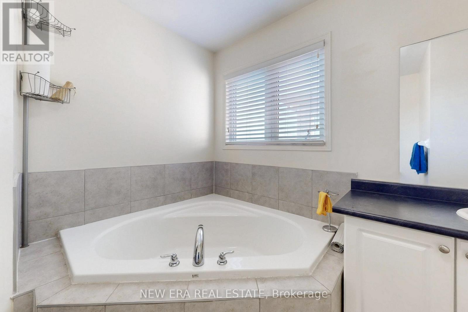 1259b6f80e646d41c93376de651d99db