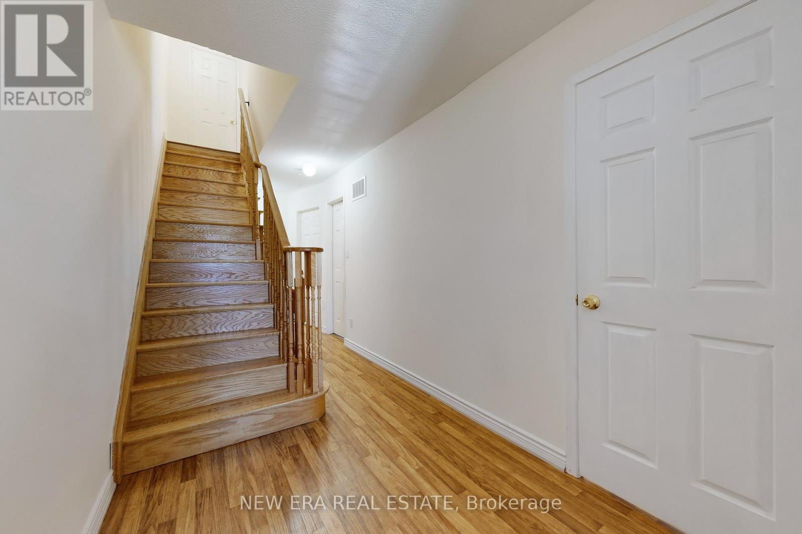 d33f8e125b64e48596f2838841480e29