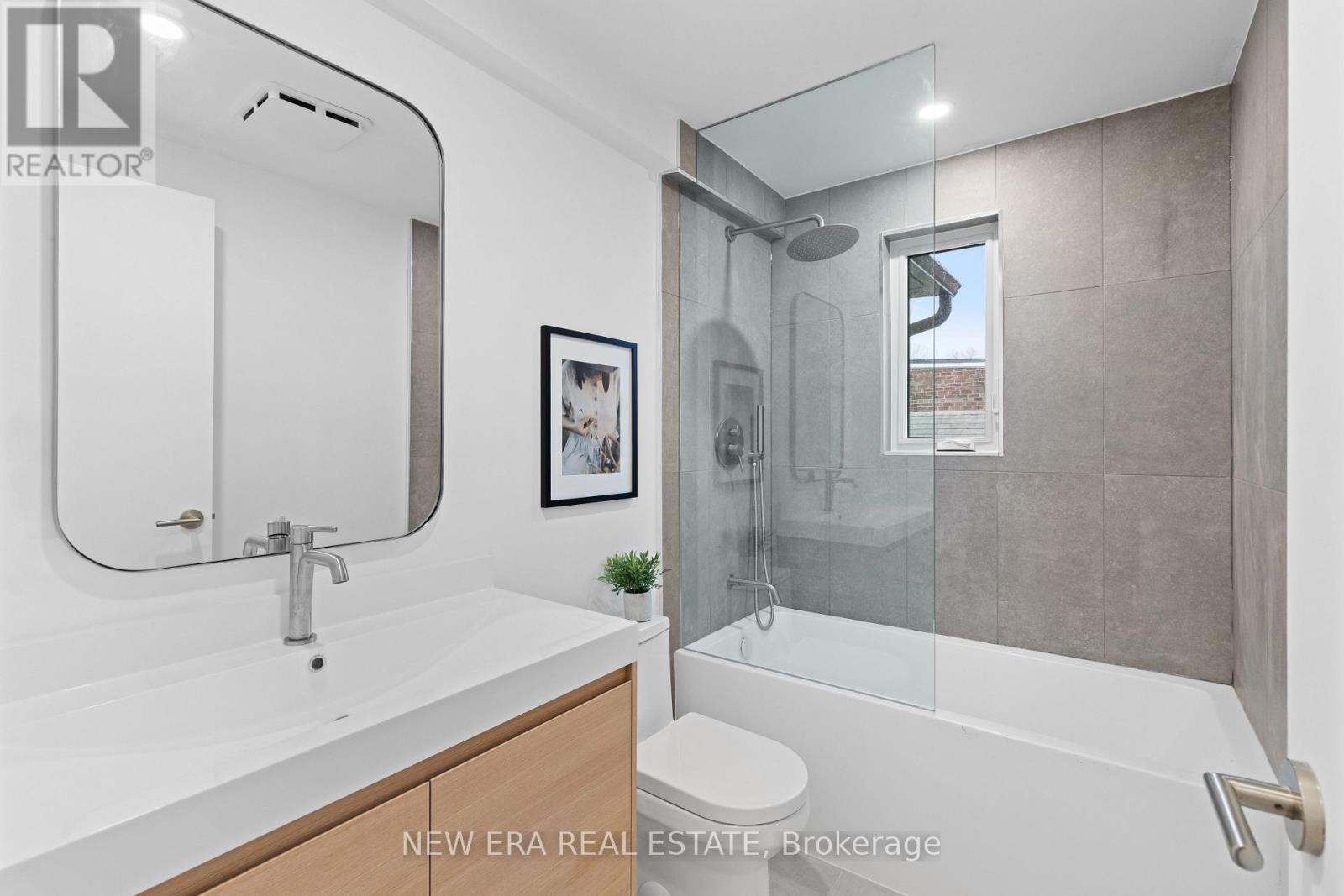 19e28cad79285f9f3ca12313bff7676b