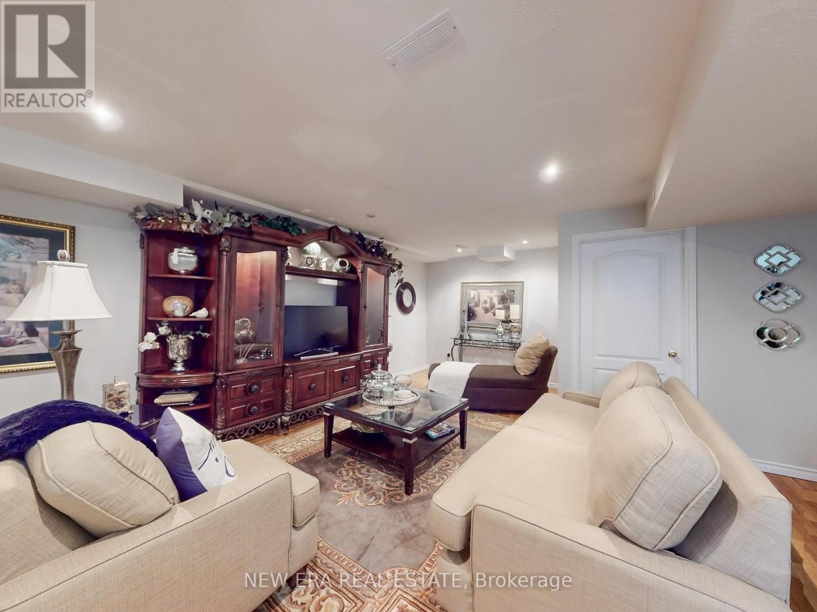 39799eb3ee242bbf2ae8da39c278661e