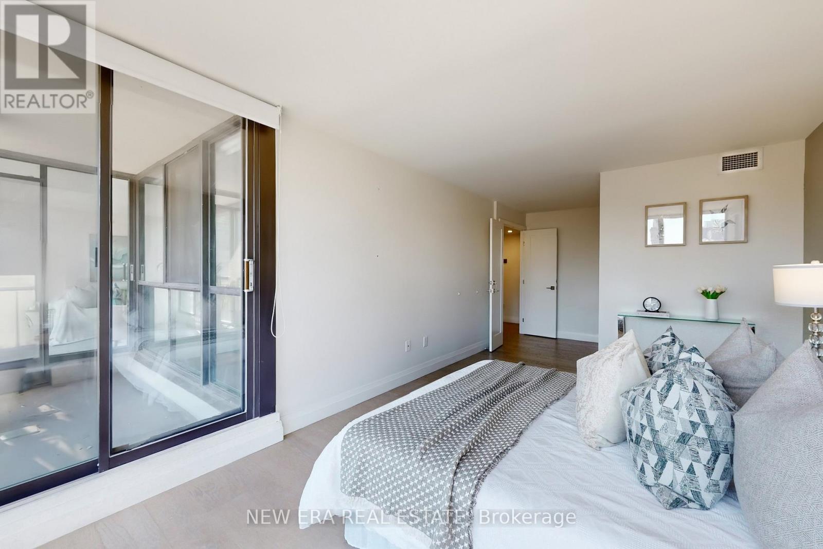 073726441c3a73e0e1c8a91c5bf98201