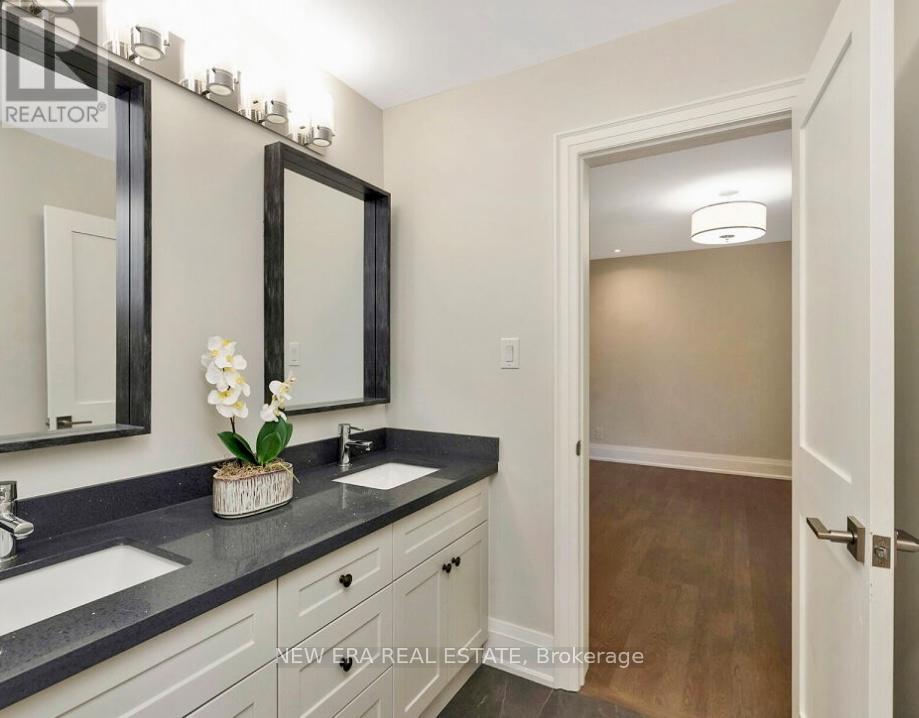 22e6a2f1b3b9b74a8d27a9a01dff2b28