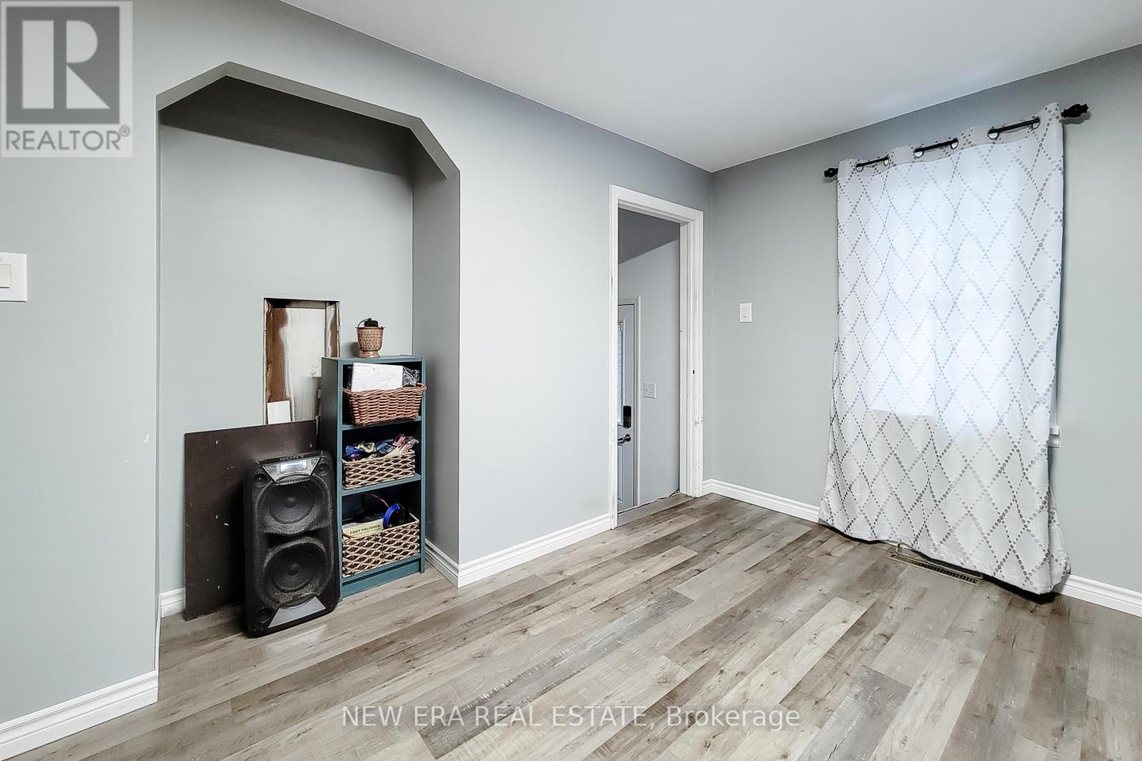 16f33db0124552669b010ba5a1c2d353