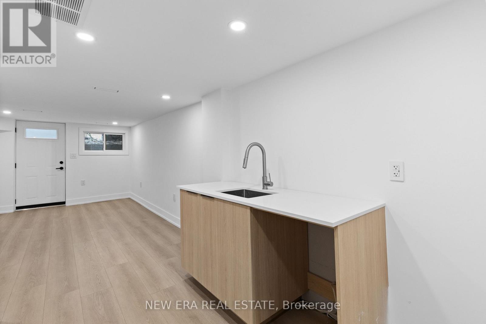 25dc00e6ae4ec403517ca1e39f41db19