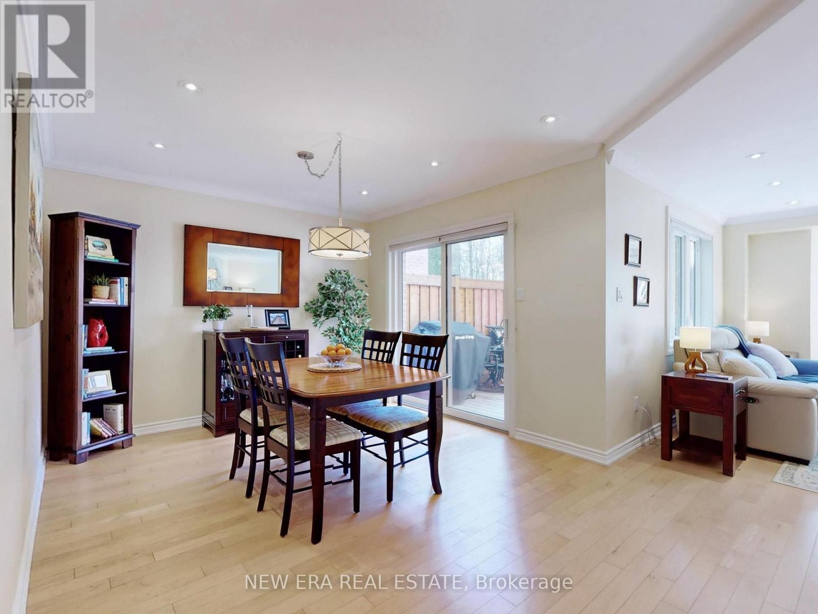 7ef1157dd7aa2376837c1479852aff55