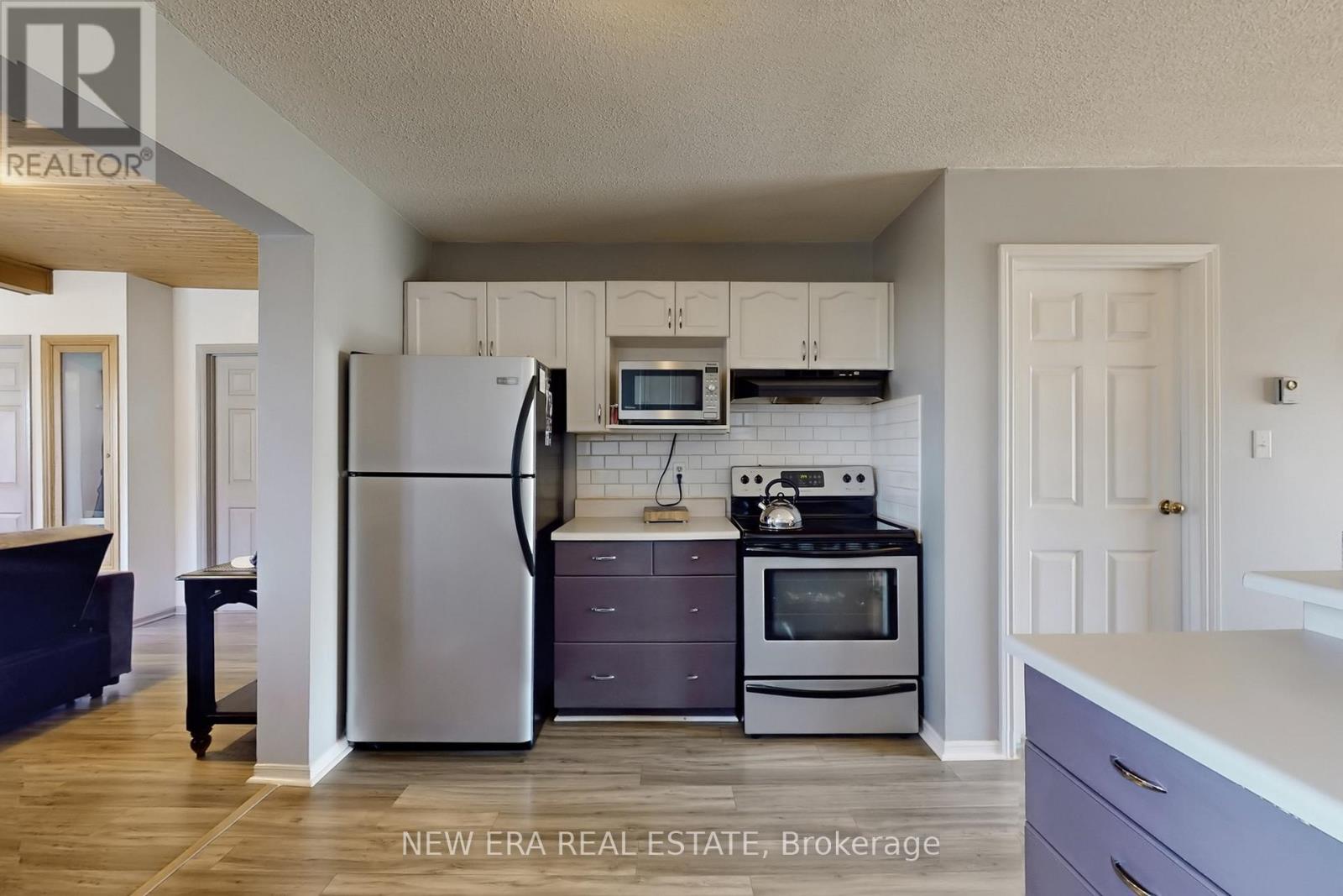 0230eaae1bff2e38ad3b9437e72d775d